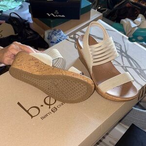 Skechers Cream Sandals